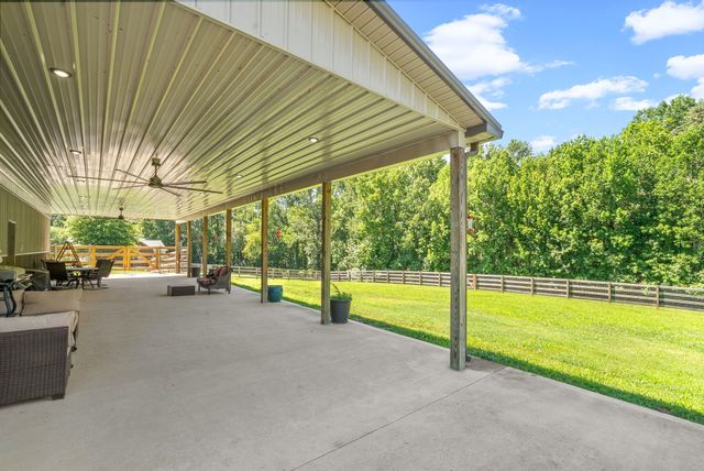 890 Iron Workers Rd, Clarksville, TN 37043