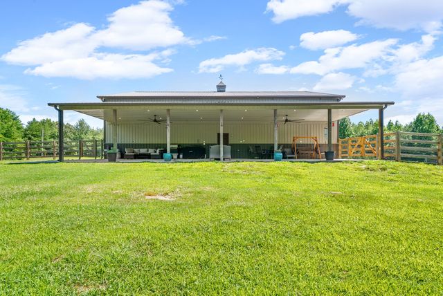 890 Iron Workers Rd, Clarksville, TN 37043