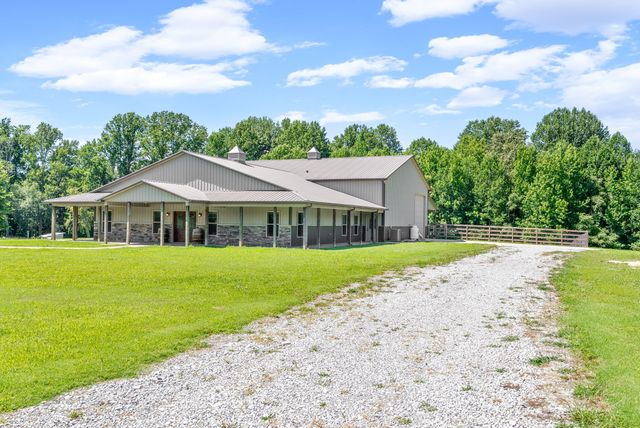 890 Iron Workers Rd, Clarksville, TN 37043