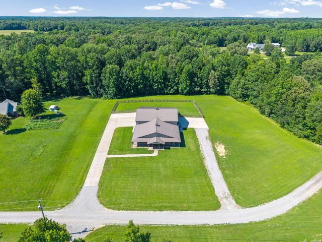 890 Iron Workers Rd, Clarksville, TN 37043