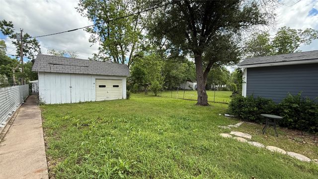 519 E Gandy Street, Denison, TX 75021