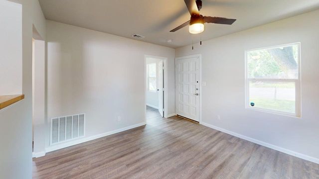 519 E Gandy Street, Denison, TX 75021