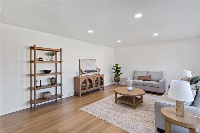 711 W 4300 S, Riverdale, UT 84405