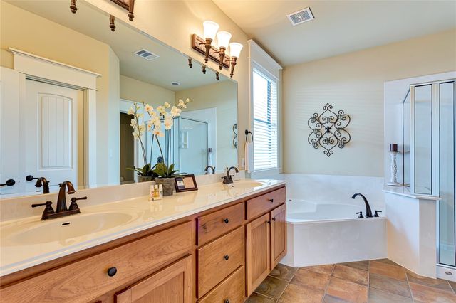 17932 Edgewood WAY, Jonestown, TX 78645