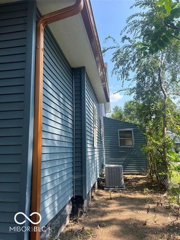 2205 Hendricks Street, Anderson, IN 46016