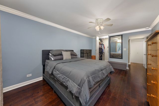 445 N Park Boulevard 2C, Glen Ellyn, IL 60137