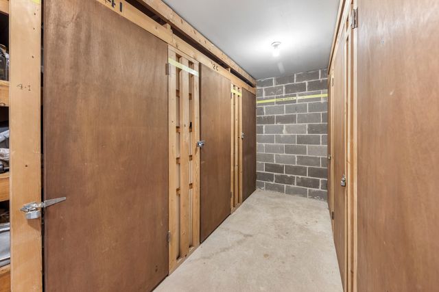 445 N Park Boulevard 2C, Glen Ellyn, IL 60137