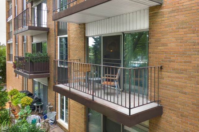 445 N Park Boulevard 2C, Glen Ellyn, IL 60137