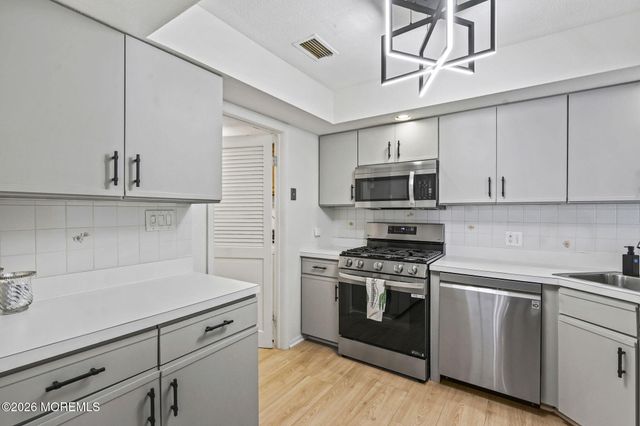 105 Lloyd Court, East Brunswick, NJ 08816