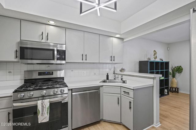 105 Lloyd Court, East Brunswick, NJ 08816
