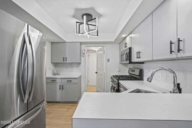105 Lloyd Court, East Brunswick, NJ 08816