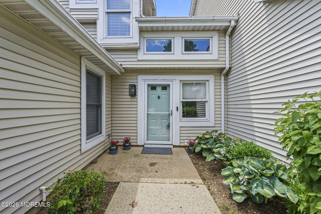 105 Lloyd Court, East Brunswick, NJ 08816