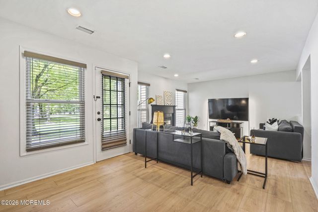 105 Lloyd Court, East Brunswick, NJ 08816