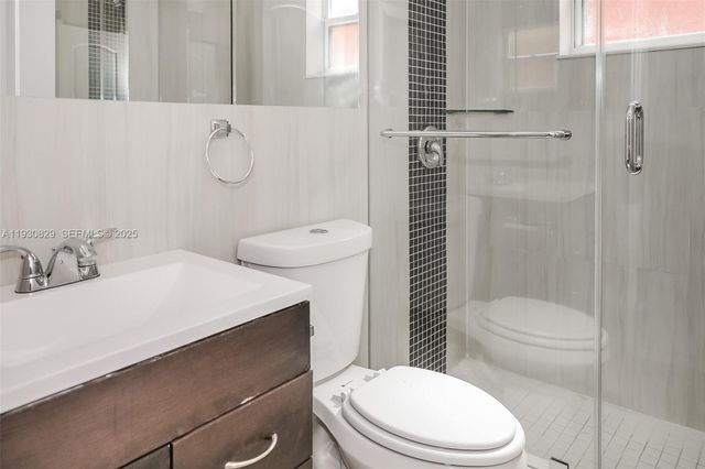 8806 NW 114th Ter, Hialeah Gardens, FL 33018