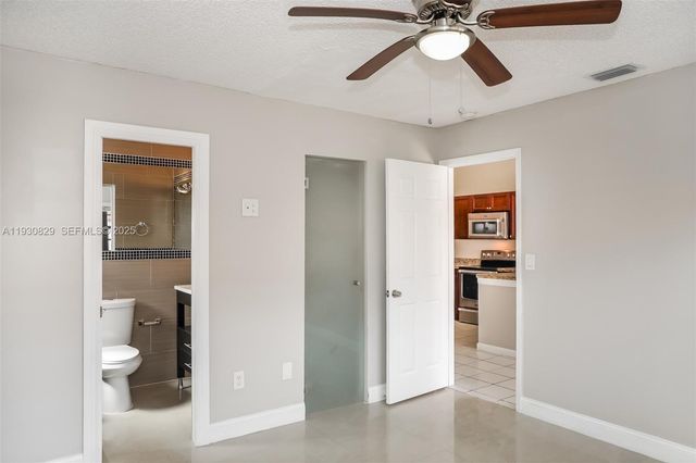 8806 NW 114th Ter, Hialeah Gardens, FL 33018