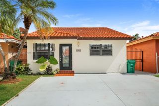8806 NW 114th Ter, Hialeah Gardens, FL 33018