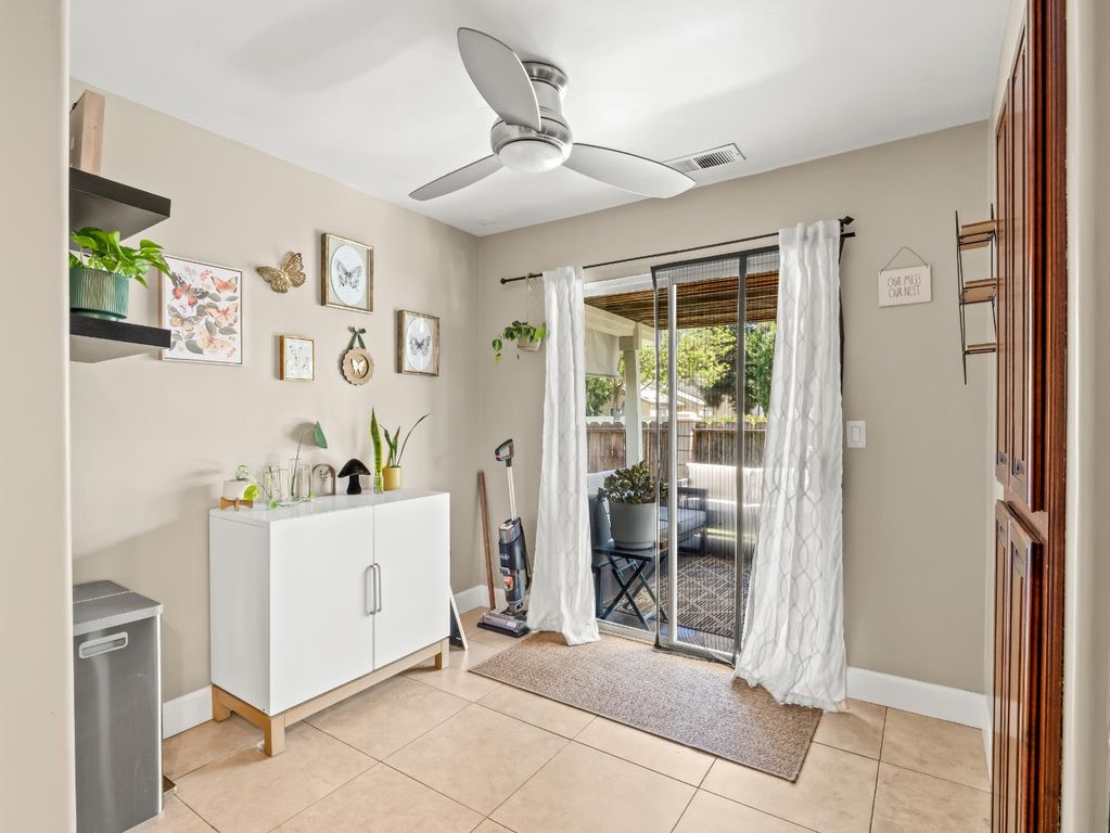 Image 10 of property listing at 5455 N Marty Avenue # 110, Fresno, CA 93711