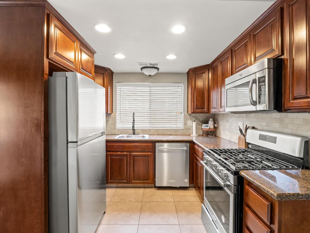 Image 13 of property listing at 5455 N Marty Avenue # 110, Fresno, CA 93711
