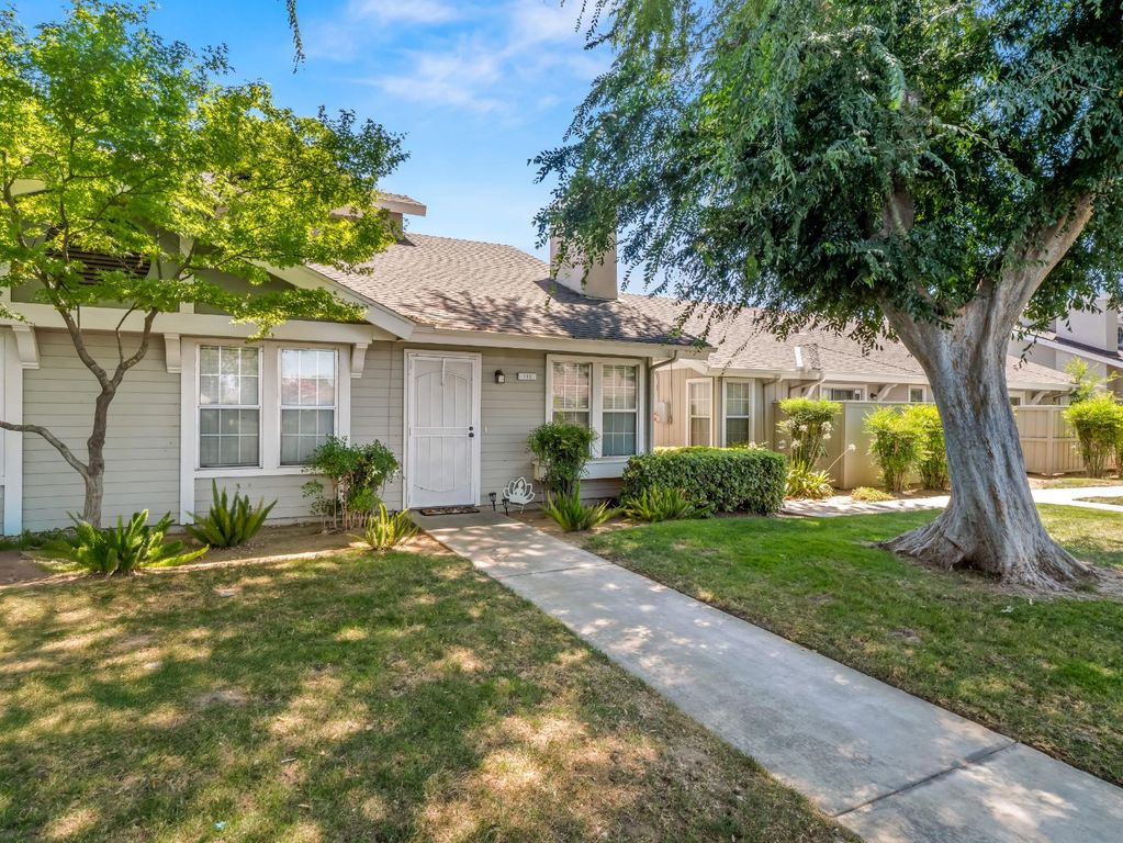 Image 2 of property listing at 5455 N Marty Avenue # 110, Fresno, CA 93711