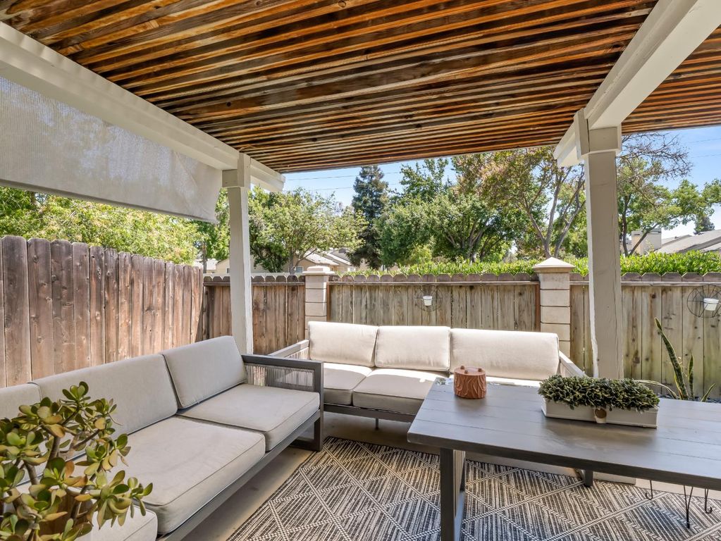 Image 26 of property listing at 5455 N Marty Avenue # 110, Fresno, CA 93711