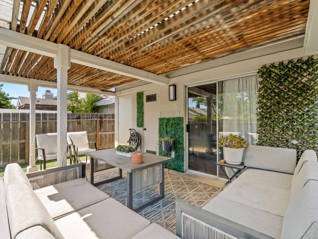 Image 29 of property listing at 5455 N Marty Avenue # 110, Fresno, CA 93711
