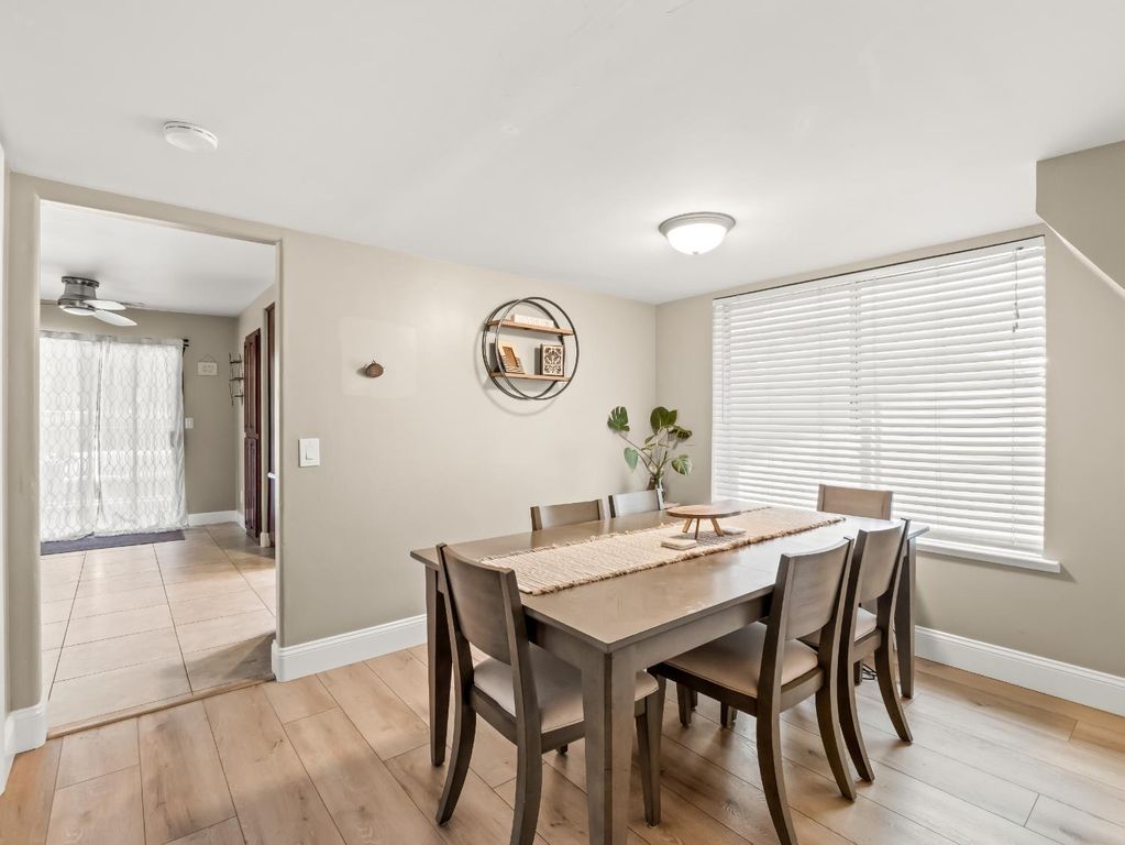 Image 7 of property listing at 5455 N Marty Avenue # 110, Fresno, CA 93711