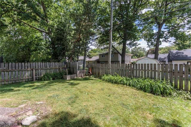 5364 Summit Road, Lyndhurst, OH 44124
