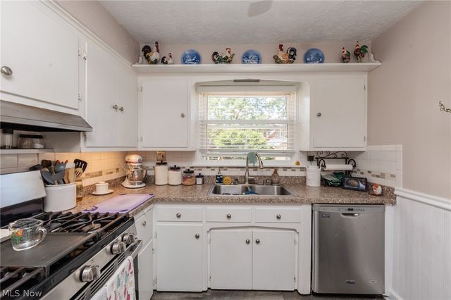 5364 Summit Road, Lyndhurst, OH 44124