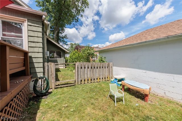 5364 Summit Road, Lyndhurst, OH 44124