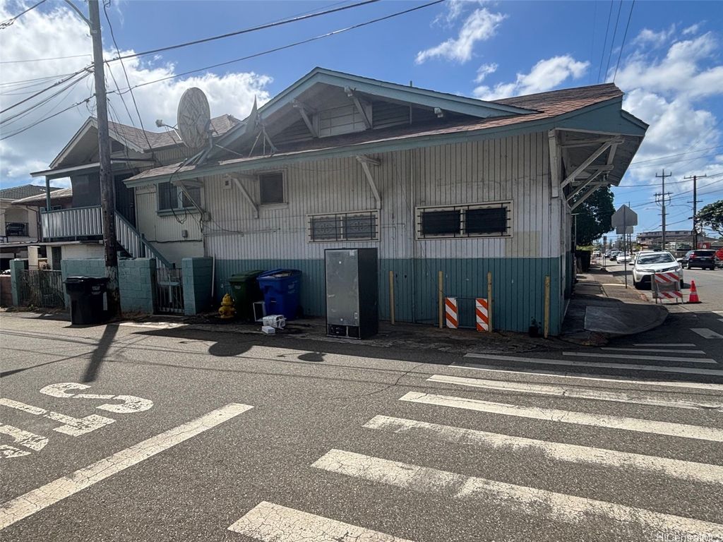 1247 Gulick Avenue, Honolulu, HI 96819