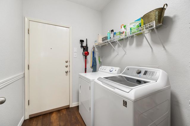 1107 Concan DR, Hutto, TX 78634