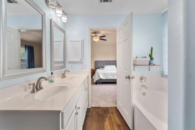 1107 Concan DR, Hutto, TX 78634