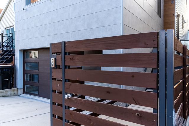 1920 S Shelby Court, Chicago, IL 60608