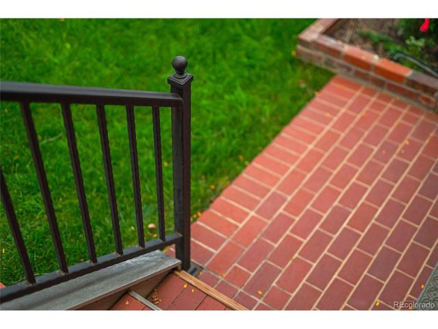 167 Bellaire St, Denver, CO 80220