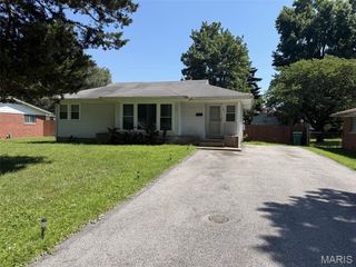805 Joliet Drive, Cahokia, IL 62206