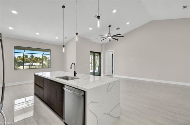 3210 SW 11th PL, Cape Coral, FL 33914