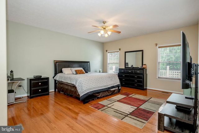 1005 GREAT OAKS LN, Fredericksburg, VA 22401