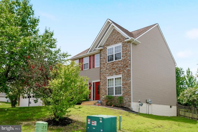 1005 GREAT OAKS LN, Fredericksburg, VA 22401