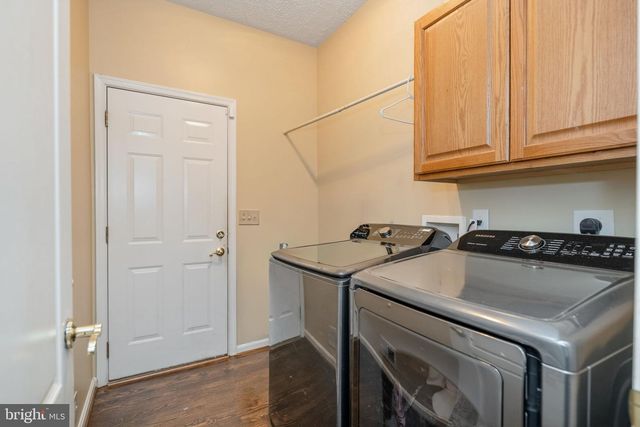 1005 GREAT OAKS LN, Fredericksburg, VA 22401