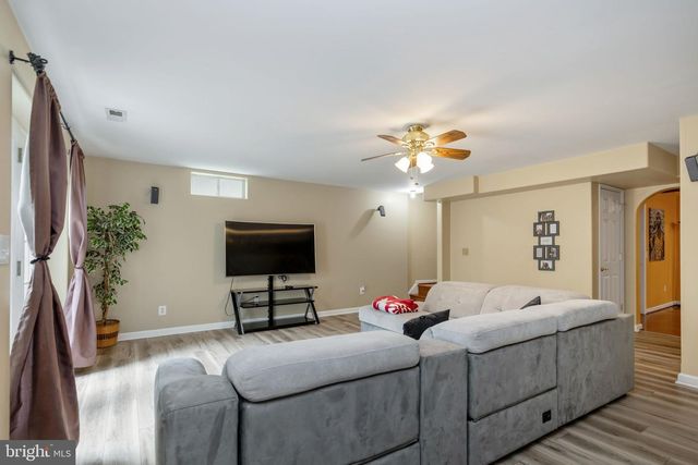 1005 GREAT OAKS LN, Fredericksburg, VA 22401