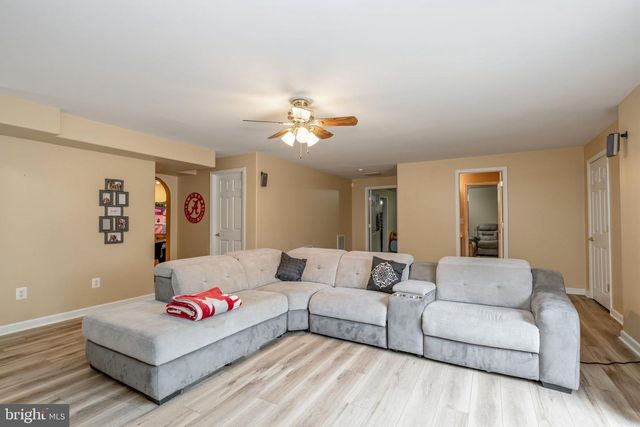 1005 GREAT OAKS LN, Fredericksburg, VA 22401
