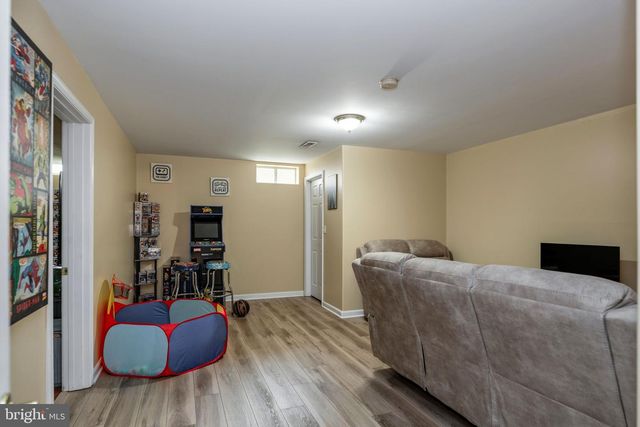 1005 GREAT OAKS LN, Fredericksburg, VA 22401