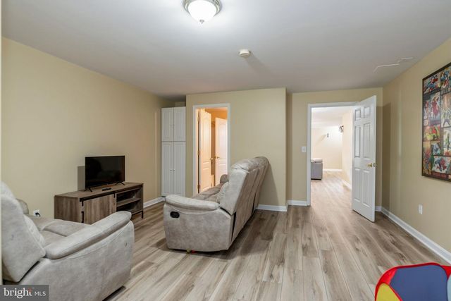 1005 GREAT OAKS LN, Fredericksburg, VA 22401