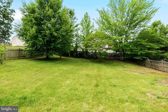 1005 GREAT OAKS LN, Fredericksburg, VA 22401
