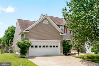 1005 GREAT OAKS LN, Fredericksburg, VA 22401