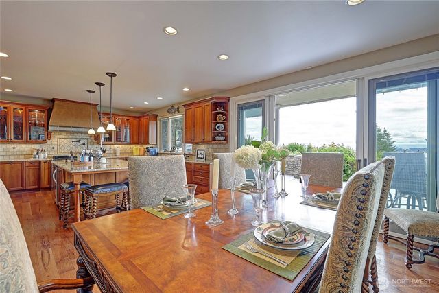188 Glacier Peak Drive, Camano Island, WA 98282