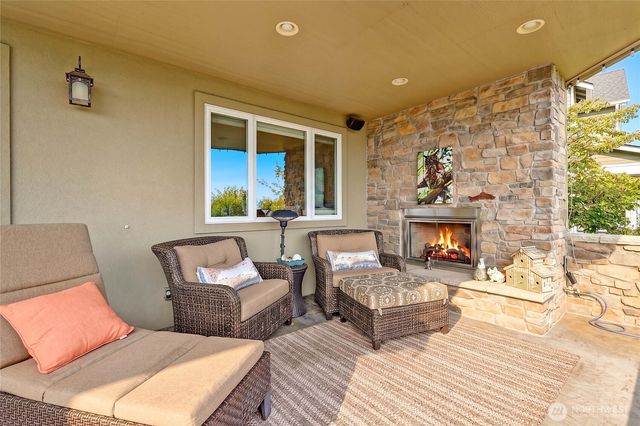 188 Glacier Peak Drive, Camano Island, WA 98282