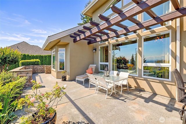 188 Glacier Peak Drive, Camano Island, WA 98282
