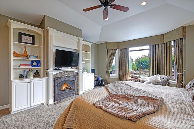 188 Glacier Peak Drive, Camano Island, WA 98282