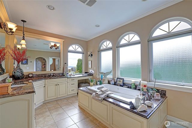188 Glacier Peak Drive, Camano Island, WA 98282